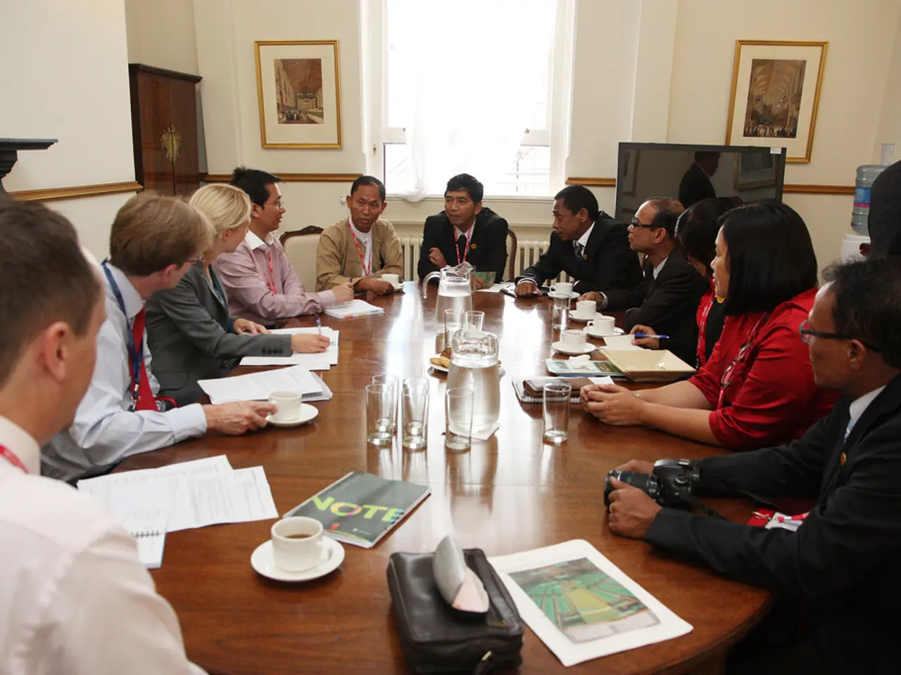 Collaboration Strategies in Business: Top Methods, Categories, and Resources You should Employ