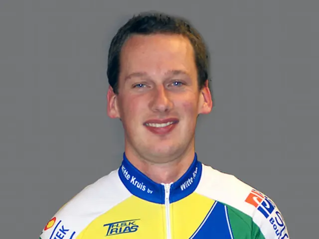 Importance of Adhering to Sector Expectations for Successful Resume Composition