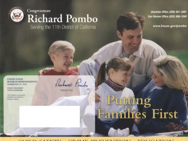 A headhunter's depiction of an ideal resume, complete with a template.