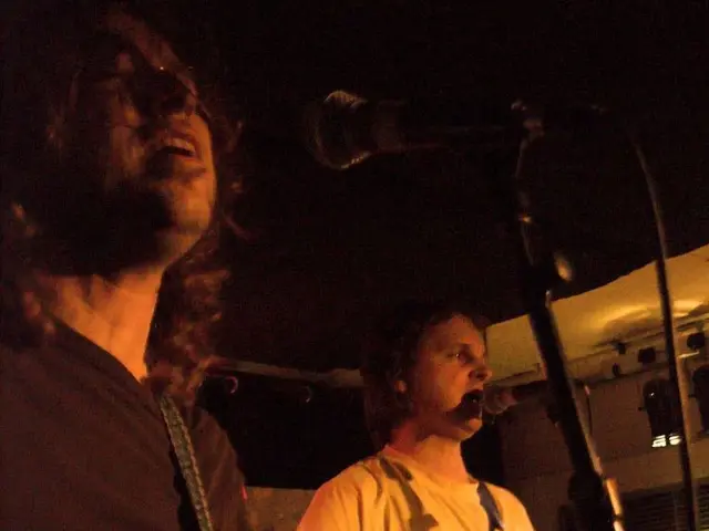 Agoraphobia severely restricted Perrie Edwards' mobility last year, making it difficult for her to...